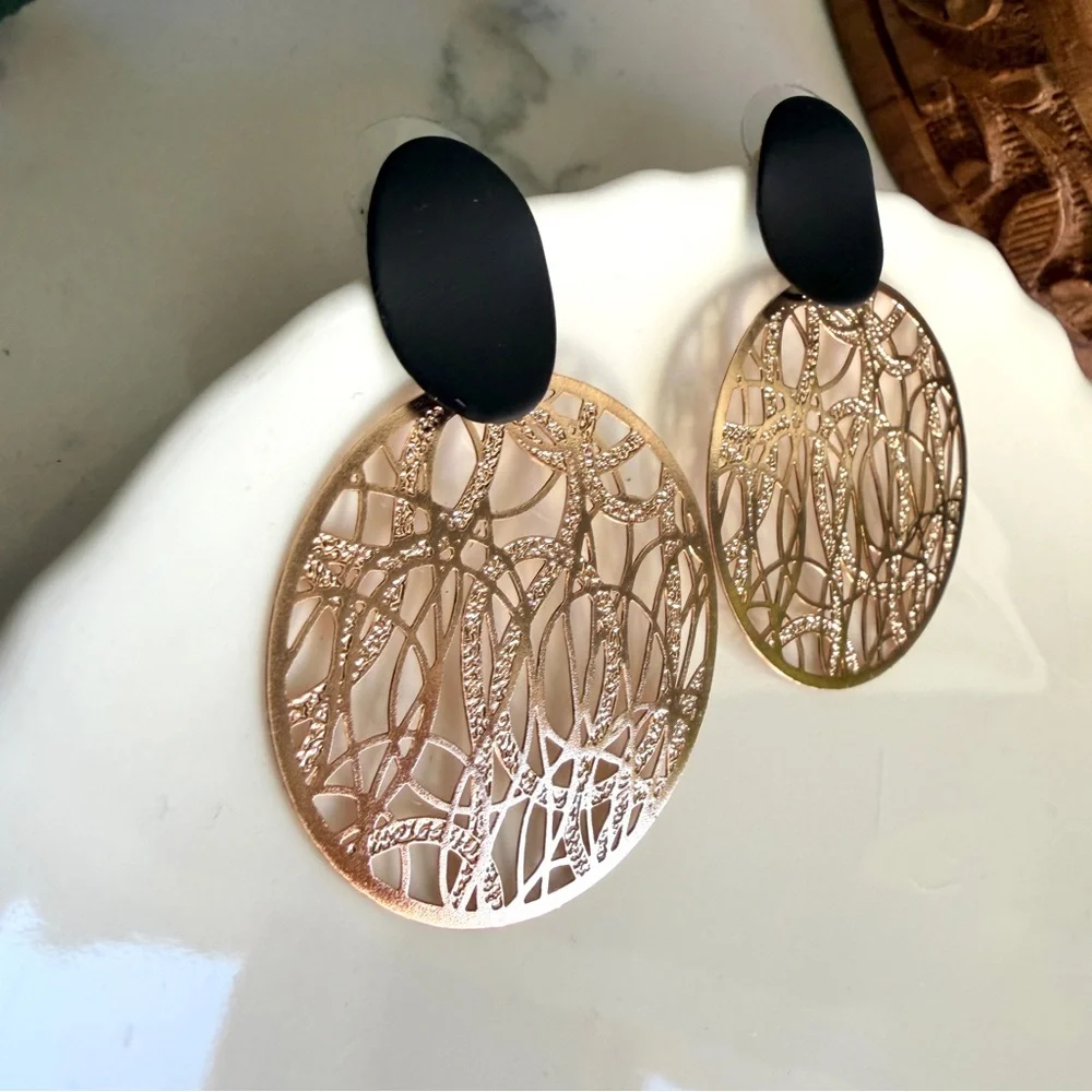2/$30🌵 Gold Twist Spiral Flat Disc Hoop Earrings Classic Black Jewelry Gift NEW